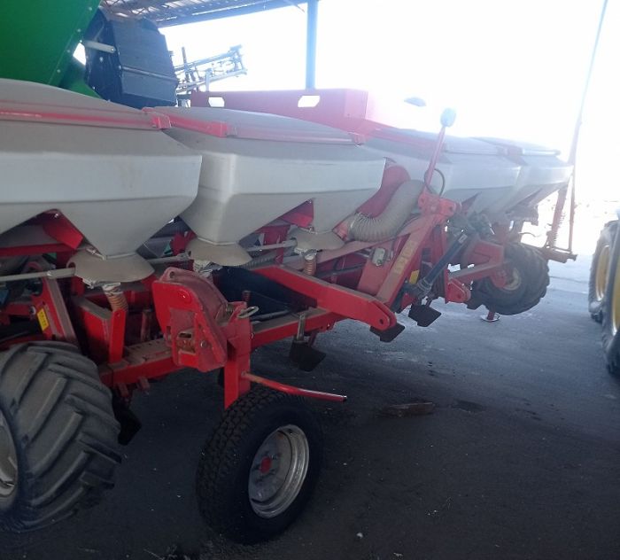 Сівалка вакуумна Kverneland Optima 8-рядна (вживана)